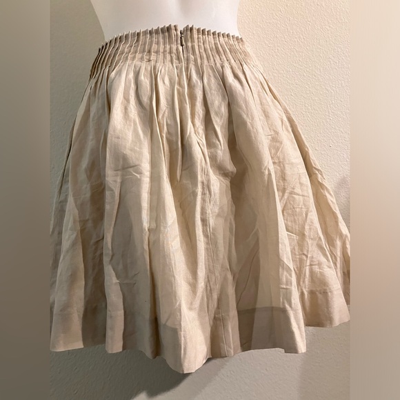 Banana Republic beige skit! - Picture 3 of 5